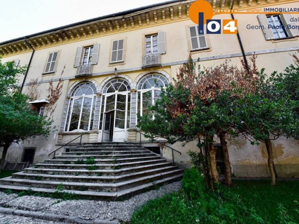 casa indipendente in vendita ad Alzate Brianza