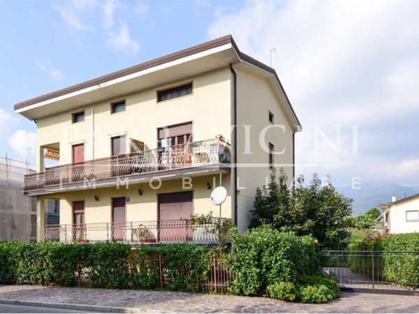 appartamento in vendita ad Anzano del Parco