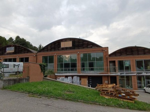 locale di sgombero in vendita ad Anzano del Parco