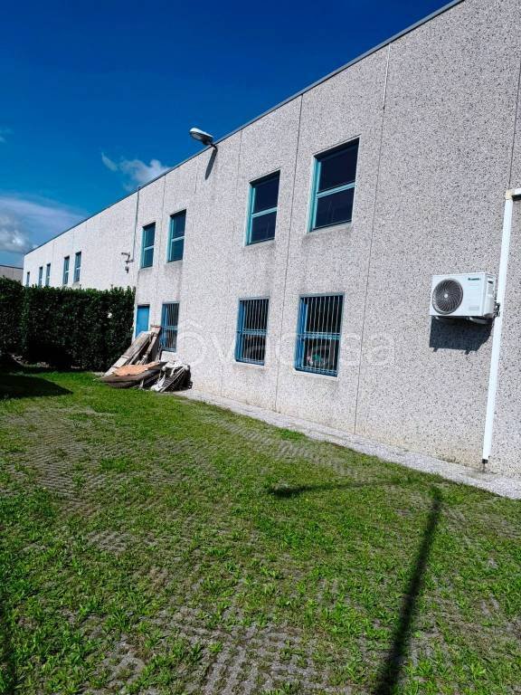 locale commerciale in vendita ad Anzano del Parco