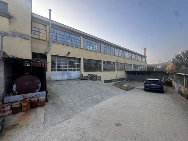 locale commerciale in vendita ad Anzano del Parco