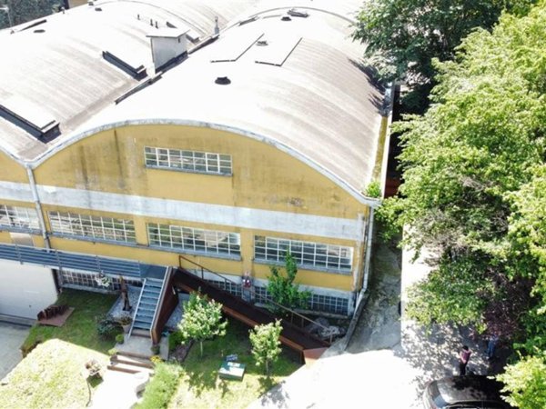 locale commerciale in vendita ad Anzano del Parco