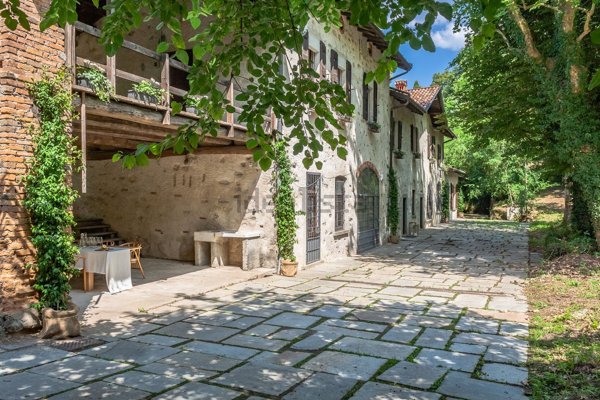 casale in vendita ad Anzano del Parco