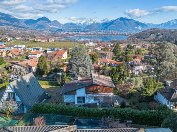 casa indipendente in vendita ad Anzano del Parco in zona Lazzaretto
