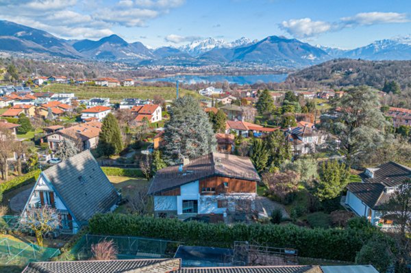 casa indipendente in vendita ad Anzano del Parco in zona Lazzaretto