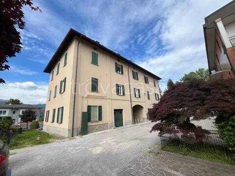 appartamento in vendita ad Anzano del Parco in zona Lazzaretto