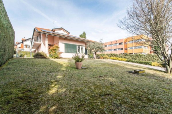 casa indipendente in vendita ad Appiano Gentile