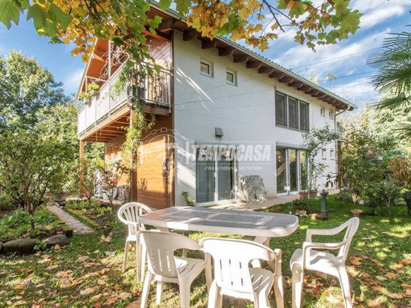 casa indipendente in vendita ad Appiano Gentile