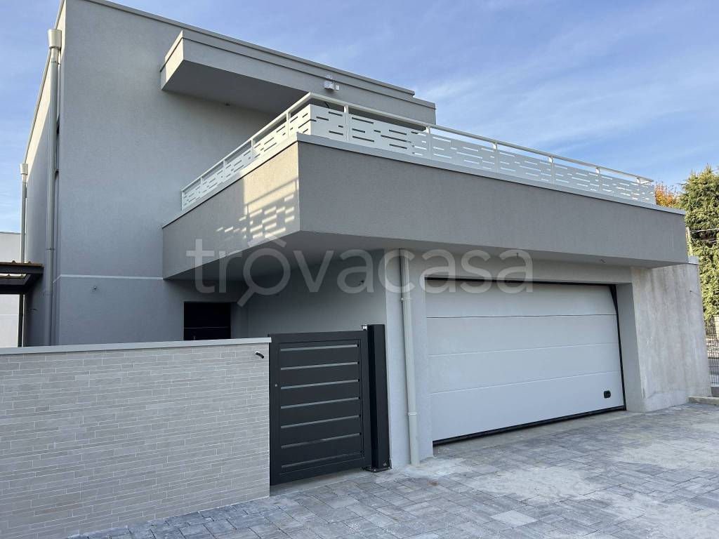 casa indipendente in vendita ad Appiano Gentile