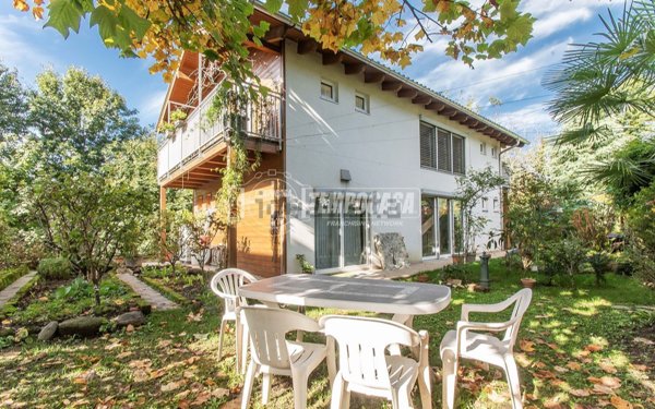casa indipendente in vendita ad Appiano Gentile