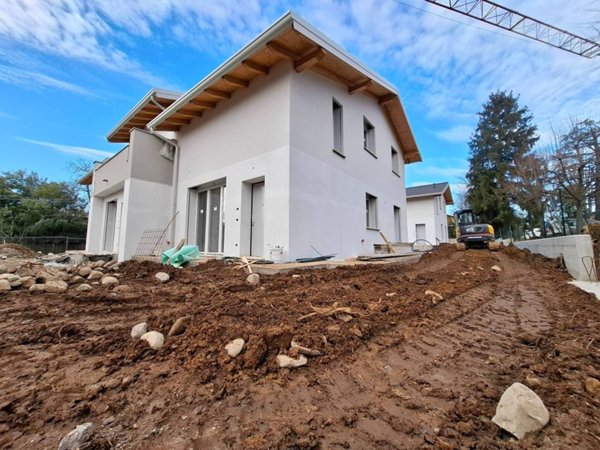 casa indipendente in vendita ad Appiano Gentile