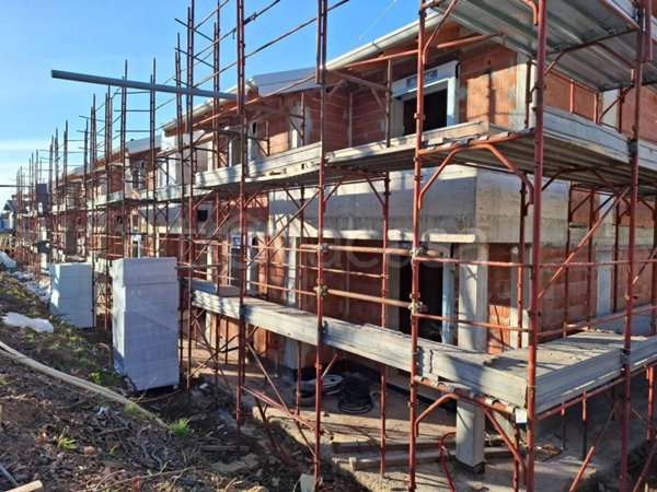 casa indipendente in vendita ad Appiano Gentile