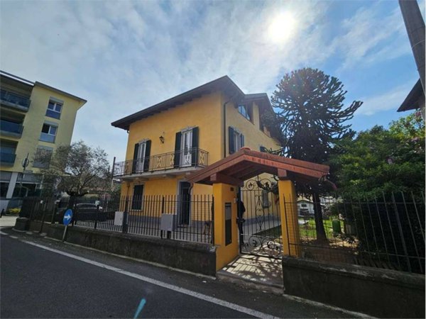 casa indipendente in vendita ad Appiano Gentile