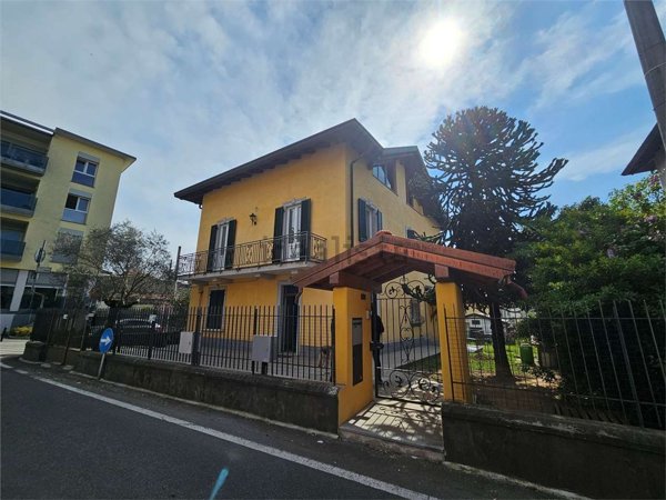 casa indipendente in vendita ad Appiano Gentile