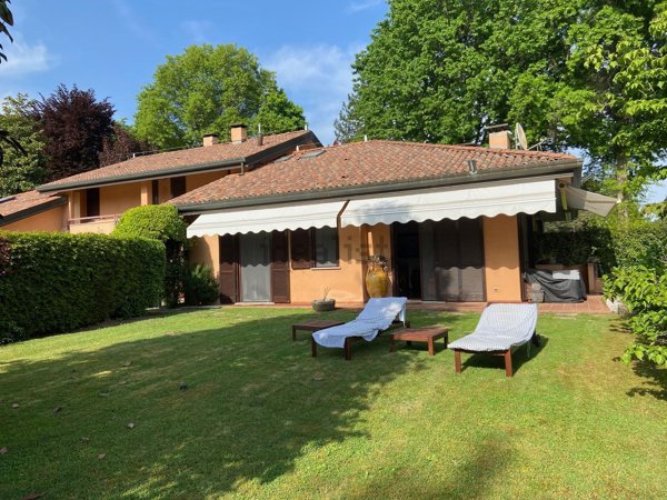 casa indipendente in vendita ad Appiano Gentile