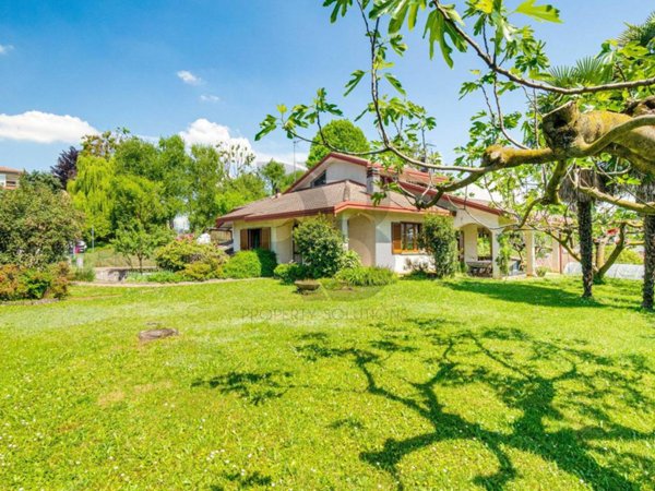 casa indipendente in vendita ad Appiano Gentile