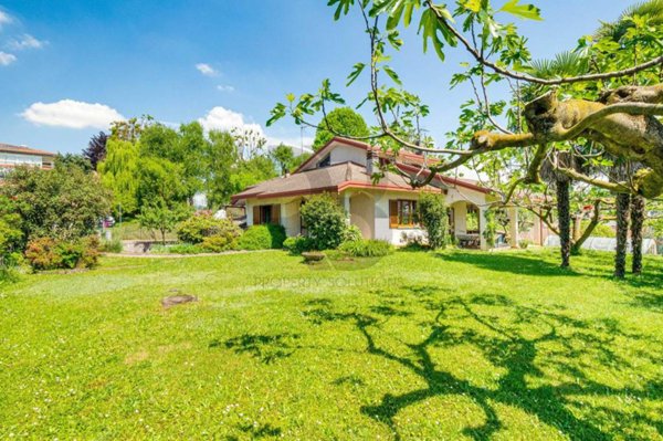 casa indipendente in vendita ad Appiano Gentile