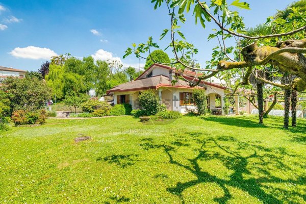 casa indipendente in vendita ad Appiano Gentile