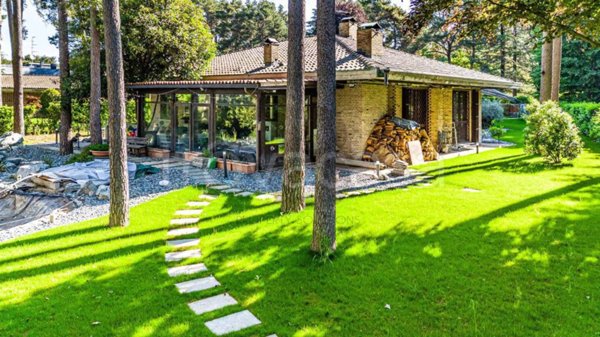 casa indipendente in vendita ad Appiano Gentile