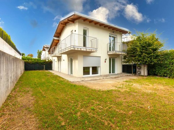 casa indipendente in vendita ad Appiano Gentile