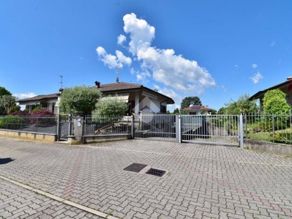 casa indipendente in vendita ad Appiano Gentile