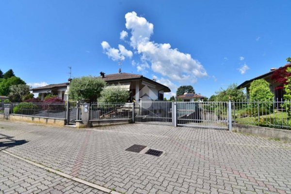 casa indipendente in vendita ad Appiano Gentile