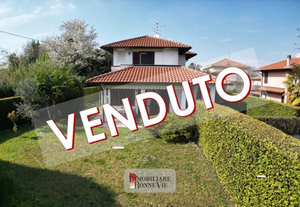 casa indipendente in vendita ad Appiano Gentile