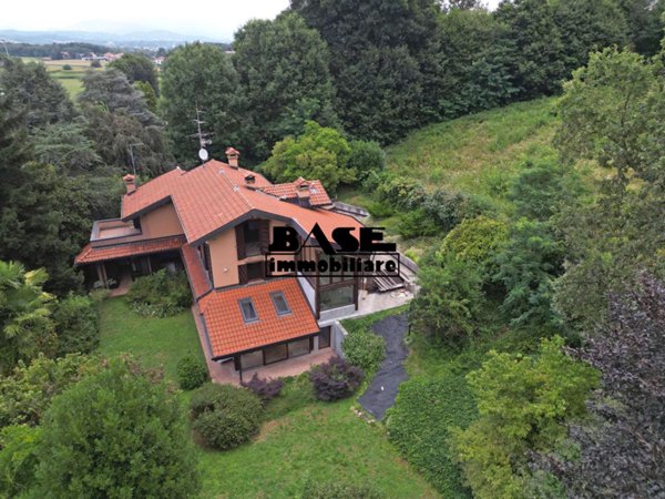 casa indipendente in vendita ad Appiano Gentile