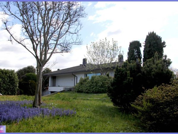 casa indipendente in vendita ad Appiano Gentile