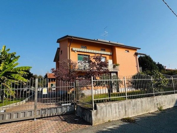 appartamento in vendita ad Appiano Gentile