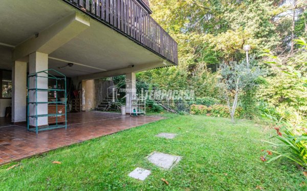 casa indipendente in vendita ad Appiano Gentile
