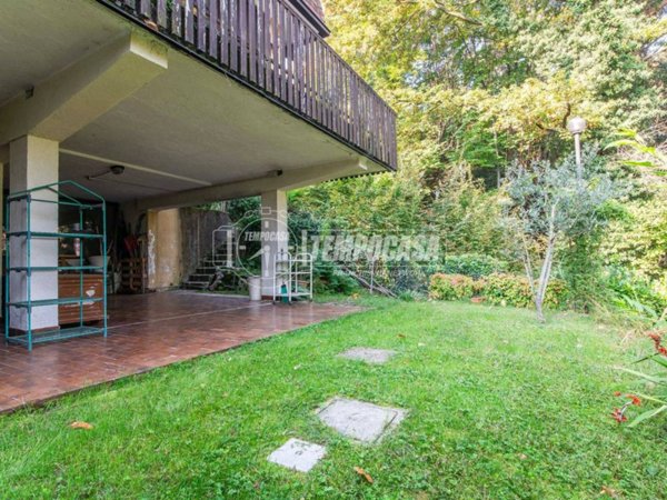 casa indipendente in vendita ad Appiano Gentile