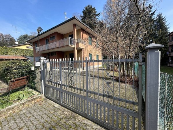 casa indipendente in vendita ad Appiano Gentile