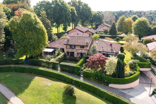 casa indipendente in vendita ad Appiano Gentile