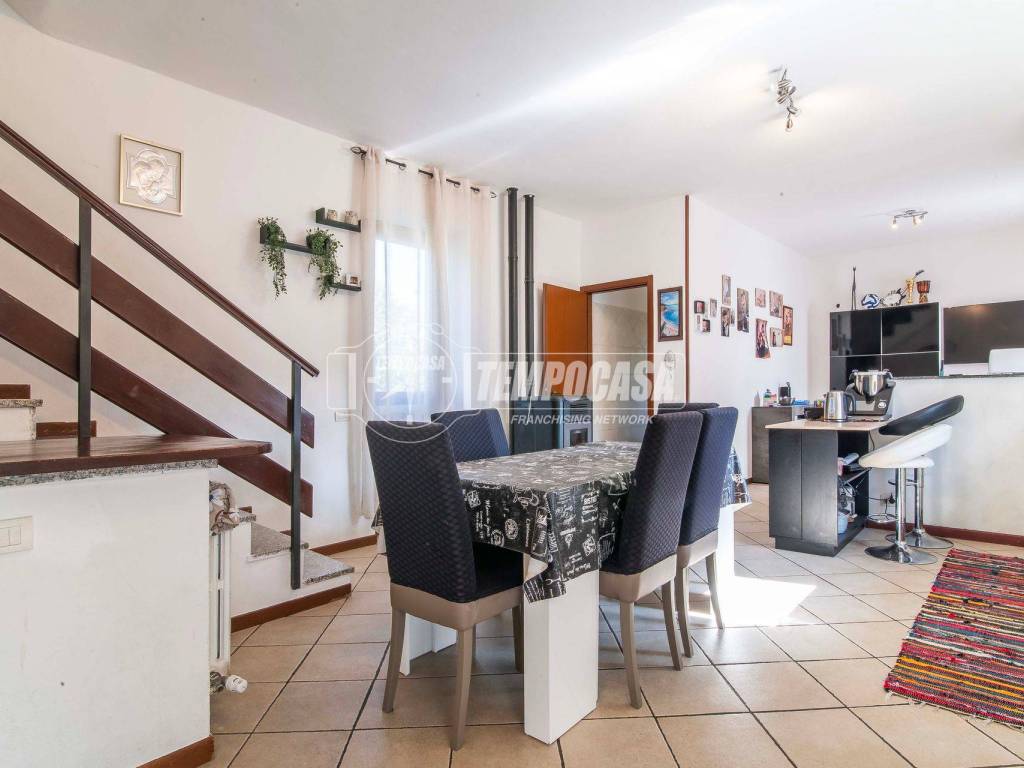 appartamento in vendita ad Appiano Gentile