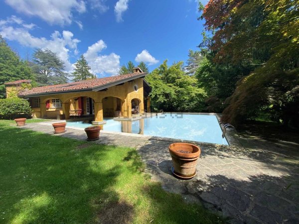 casa indipendente in vendita ad Appiano Gentile