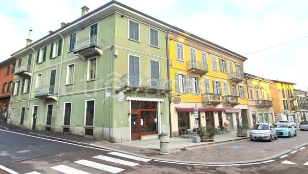 negozio in vendita ad Appiano Gentile