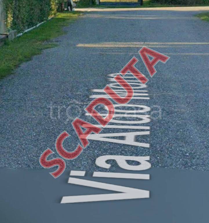 locale commerciale in vendita ad Appiano Gentile