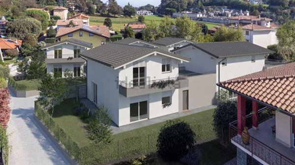 casa indipendente in vendita ad Appiano Gentile