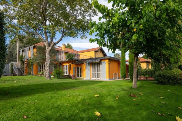 casa indipendente in vendita ad Appiano Gentile