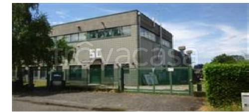 locale commerciale in vendita ad Appiano Gentile