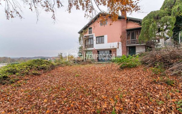 casa indipendente in vendita ad Appiano Gentile