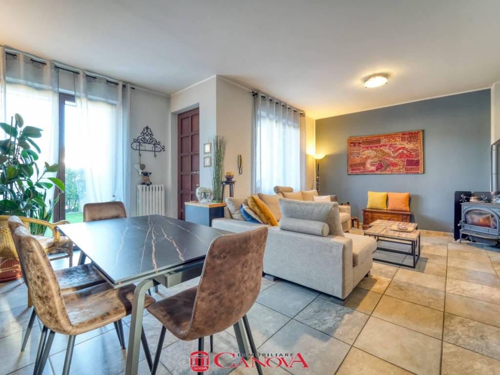 casa indipendente in vendita ad Appiano Gentile