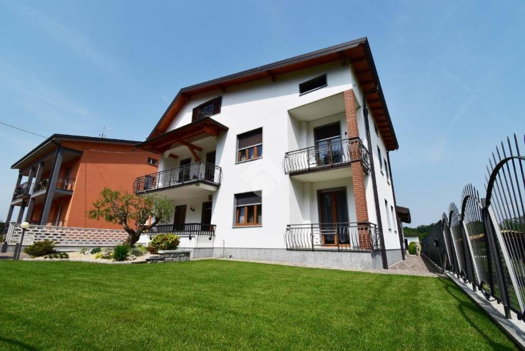 appartamento in vendita ad Appiano Gentile