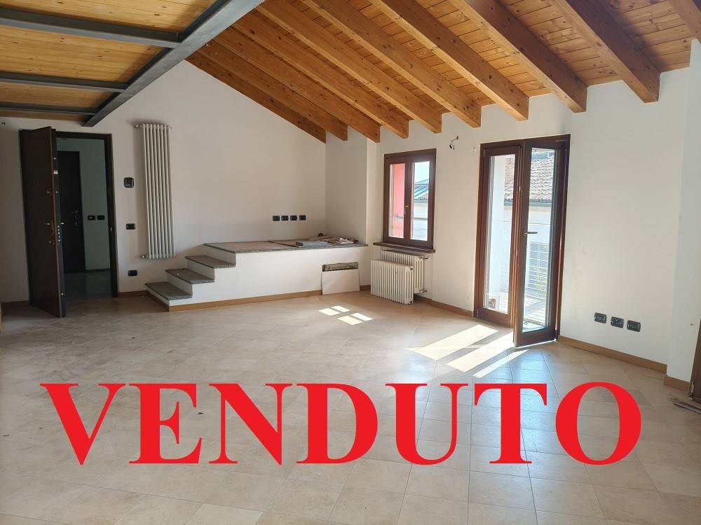appartamento in vendita ad Appiano Gentile
