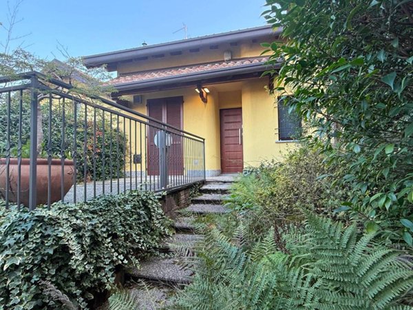 casa indipendente in vendita ad Appiano Gentile