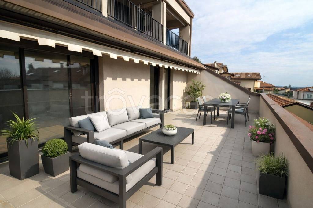 appartamento in vendita ad Appiano Gentile