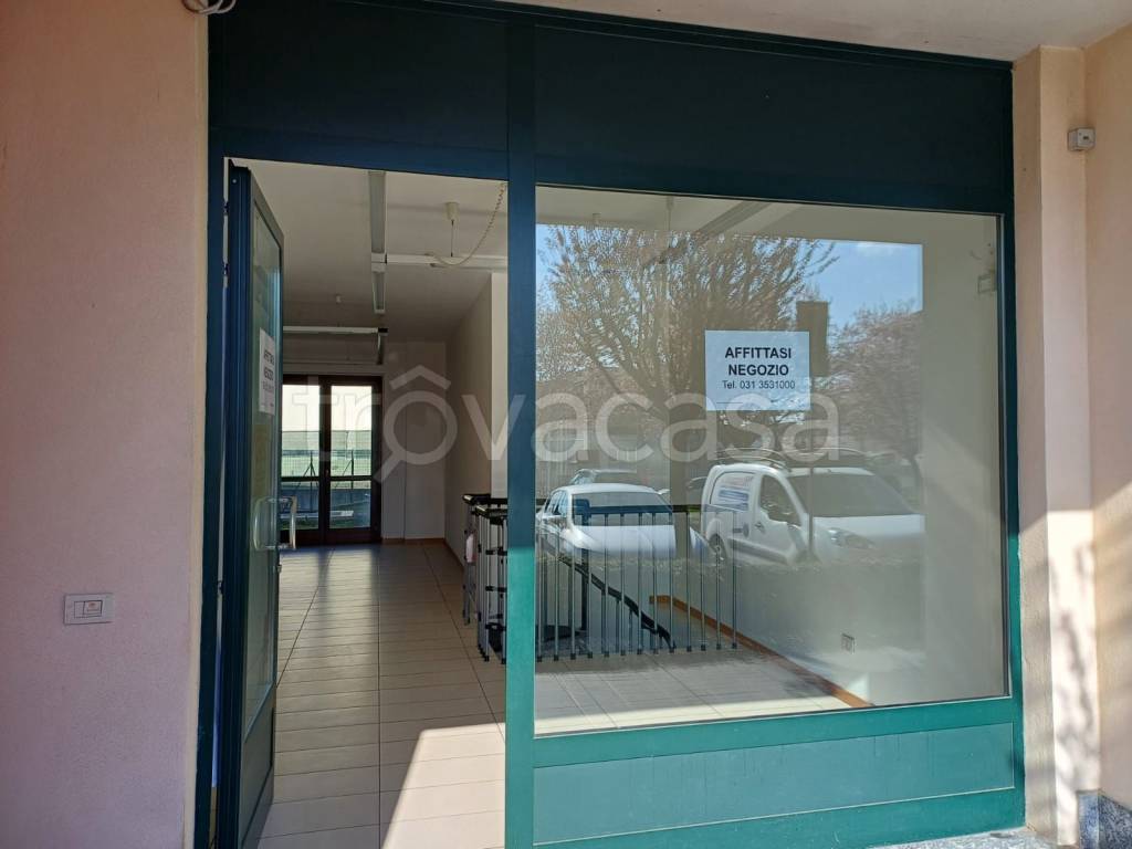 negozio in vendita ad Appiano Gentile