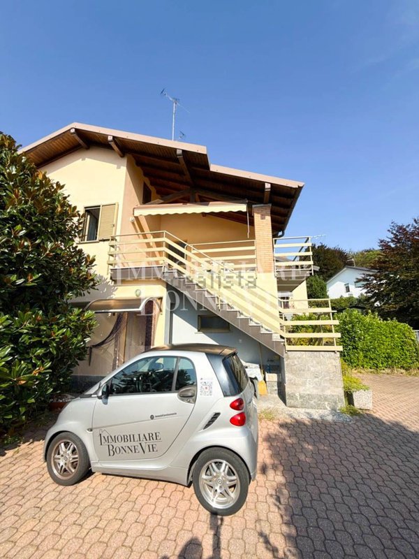 casa indipendente in vendita ad Appiano Gentile