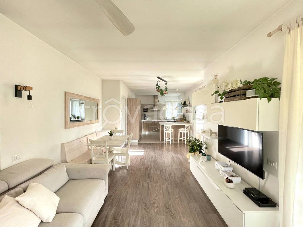 casa indipendente in vendita ad Appiano Gentile